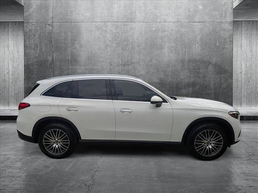2025 Mercedes-Benz GLC 300 Base