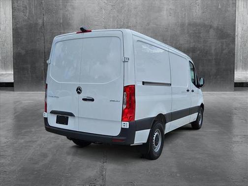 2025 Mercedes-Benz Sprinter 2500 Standard Roof