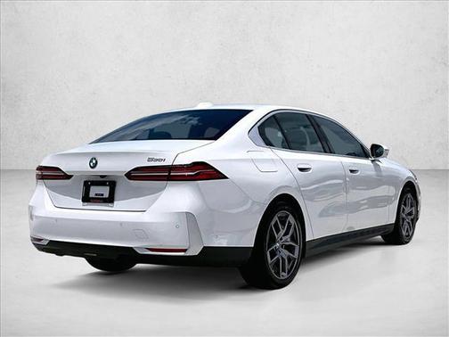 Mineral White Metallic 2026 BMW 530 530i