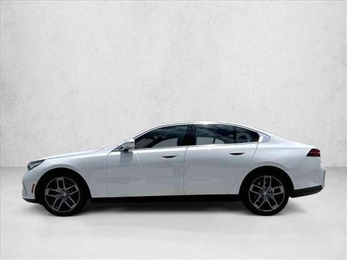 Mineral White Metallic 2026 BMW 530 530i