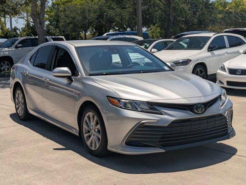 2022 Toyota Camry LE