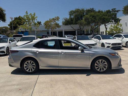 2022 Toyota Camry LE