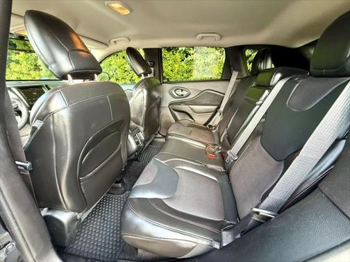 2015 Jeep Cherokee Sport