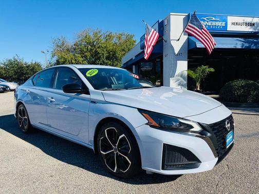 2023 Nissan Altima SR FWD