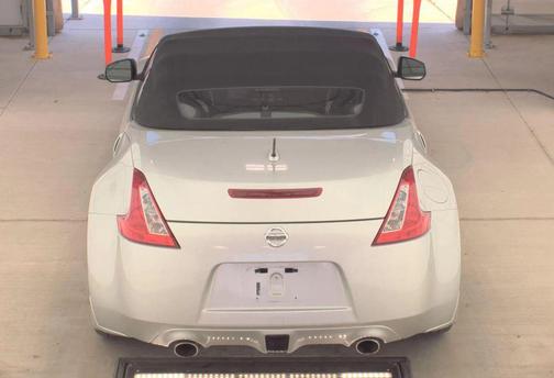 Brilliant Silver Metallic 2010 Nissan 370Z Touring