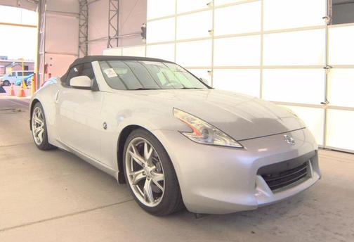Brilliant Silver Metallic 2010 Nissan 370Z Touring