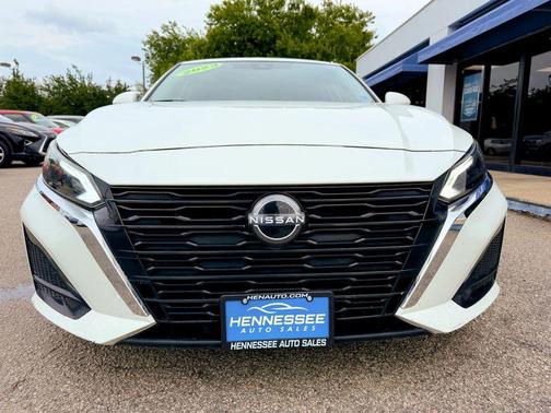 Glacier White 2023 Nissan Altima S FWD