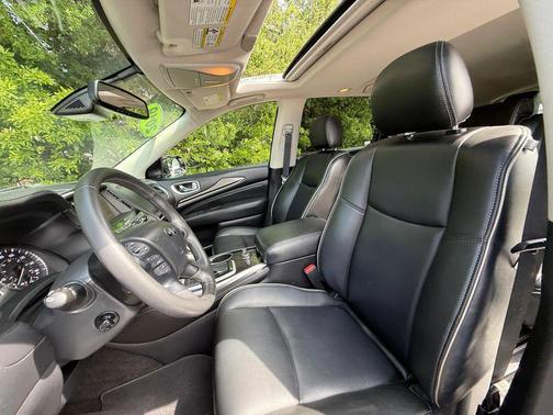 Majestic White 2019 INFINITI QX60 Pure