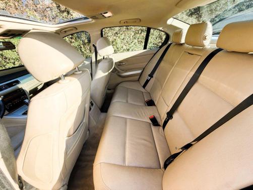 2006 BMW 330 330i Sedan 4D