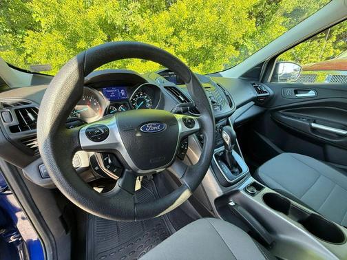 Deep Impact Blue 2013 Ford Escape SE
