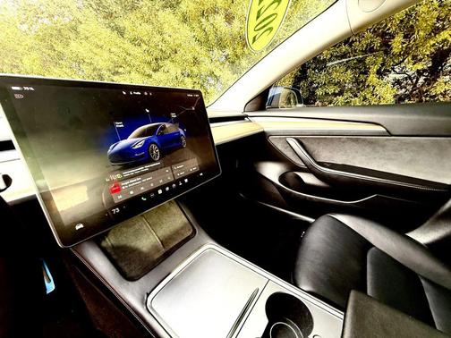 2022 Tesla Model 3 Standard Range