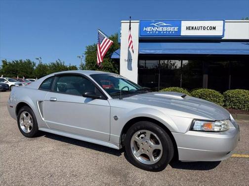 2004 Ford Mustang Deluxe