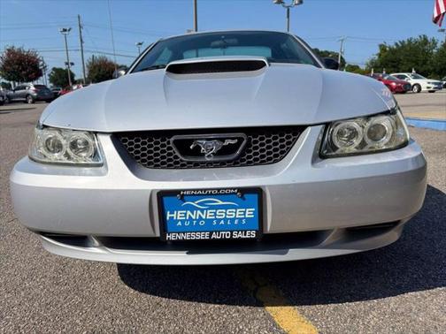 2004 Ford Mustang Deluxe