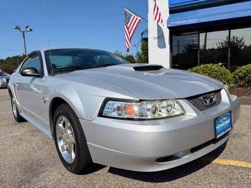 2004 Ford Mustang Deluxe