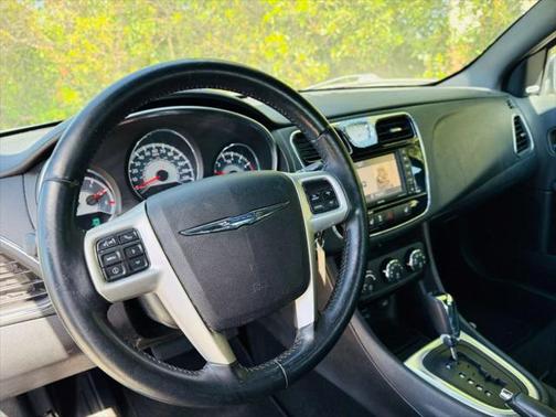 2013 Chrysler 200 Limited