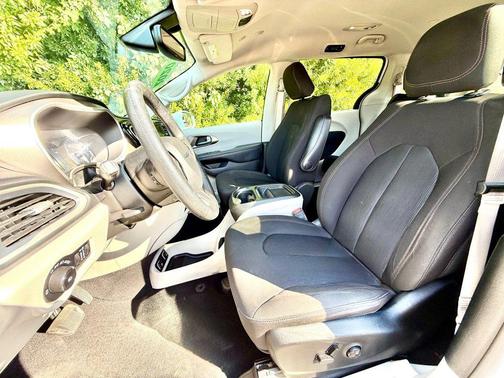 2020 Chrysler Pacifica Touring