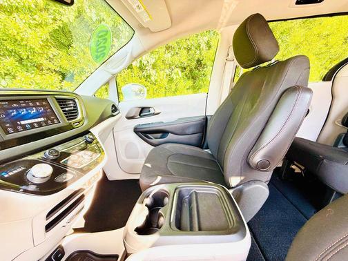 2020 Chrysler Pacifica Touring