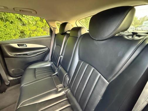 2017 INFINITI QX50 Base