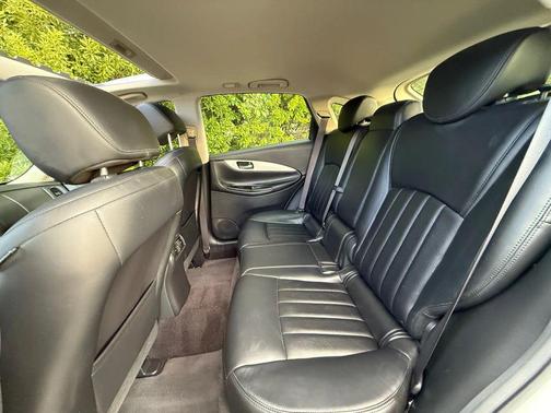 2017 INFINITI QX50 Base