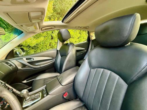 2017 INFINITI QX50 Base
