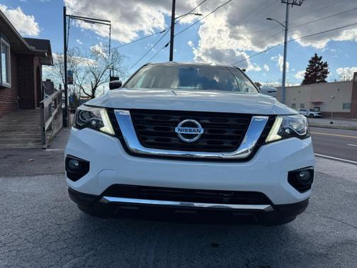 2019 Nissan Pathfinder SL