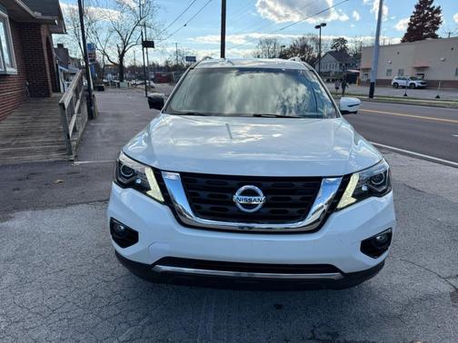 2019 Nissan Pathfinder SL