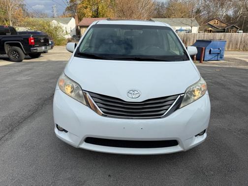 2011 Toyota Sienna XLE