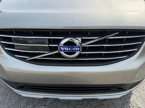 2016 Volvo XC60 T5 Drive-E Platinum