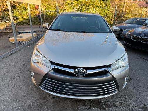 2016 Toyota Camry XLE