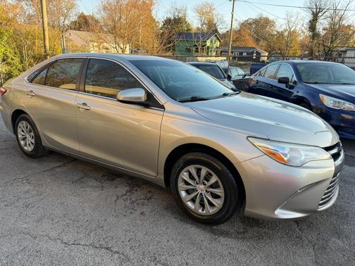 2016 Toyota Camry XLE