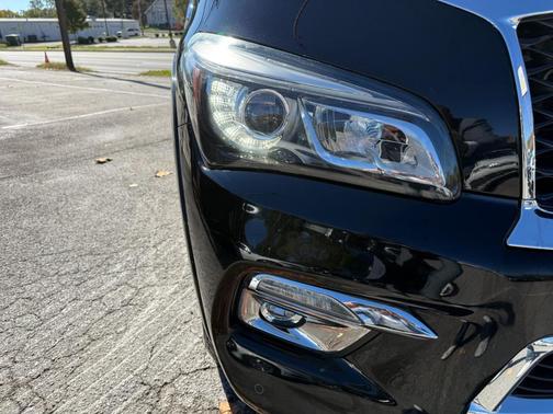 2016 INFINITI QX80 Base