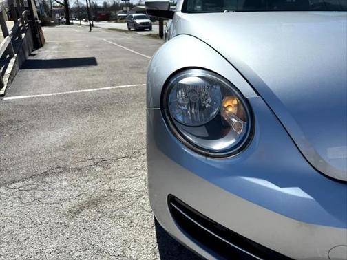 2014 Volkswagen Beetle DSG 2.0L TDI w/Sun/Sound/Nav