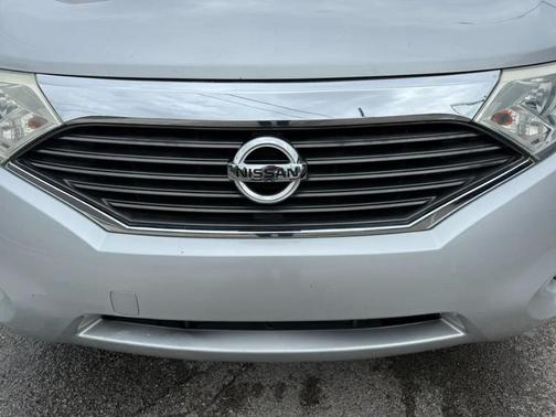 Silver 2016 Nissan Quest SV