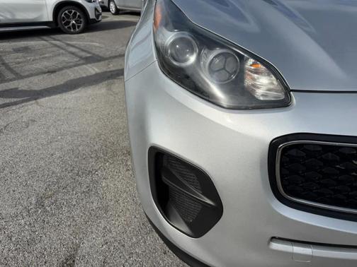 Sparkling Silver 2019 Kia Sportage LX