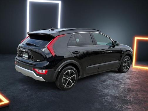 2023 Kia Niro LX