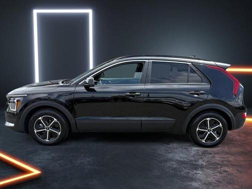 2023 Kia Niro LX