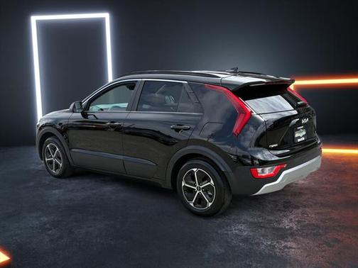2023 Kia Niro LX