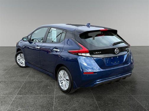 Deep Blue Pearl 2022 Nissan Leaf S 40 kWh