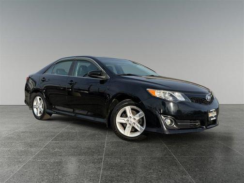 Attitude Black Metallic 2013 Toyota Camry SE