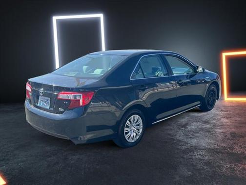 2014 Toyota Camry Hybrid LE