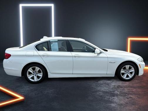 2011 BMW 528 528i