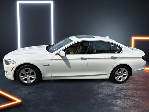 2011 BMW 528 528i