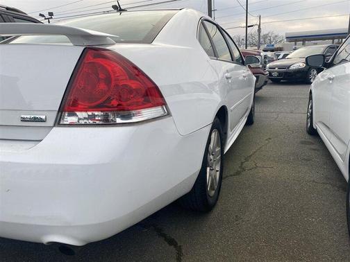 Photo 4 of 18 of 2013 Chevrolet Impala LT Fleet
