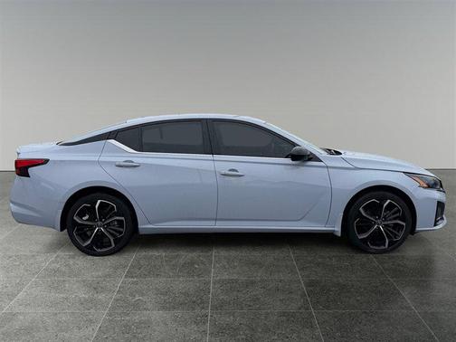 2023 Nissan Altima SR Intelligent AWD