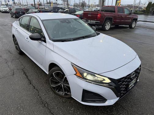 2023 Nissan Altima SR Intelligent AWD