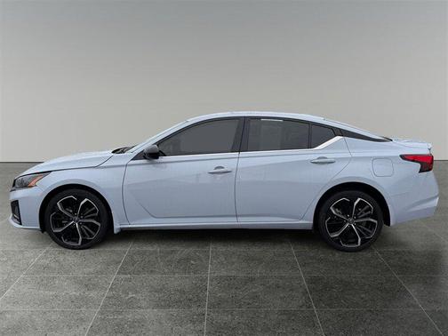 2023 Nissan Altima SR Intelligent AWD