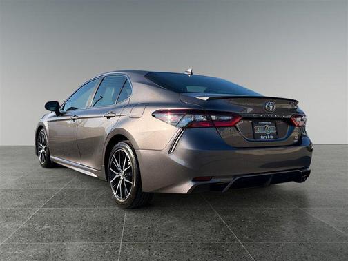 Predawn Gray Mica 2021 Toyota Camry SE