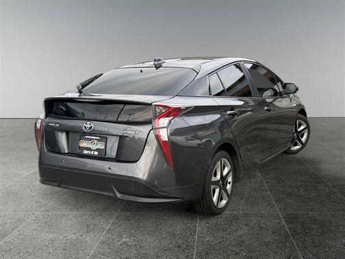 2016 Toyota Prius Four Touring