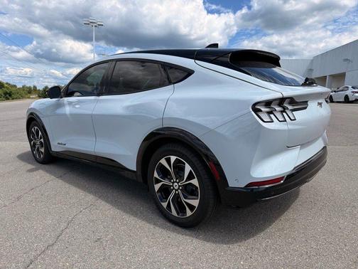 2022 Ford Mustang Mach-E Premium