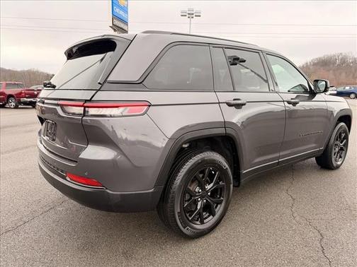 2024 Jeep Grand Cherokee Laredo